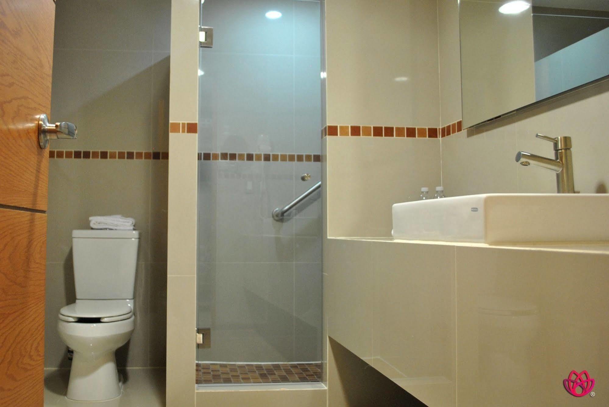 Hotel Y Tu Expo Guadalajara Eksteriør billede